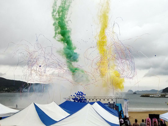 지난 6월 21일 거제도 '와현모래숲해변' 해수욕장 개장식 날 작은 축제가 열렸다.
