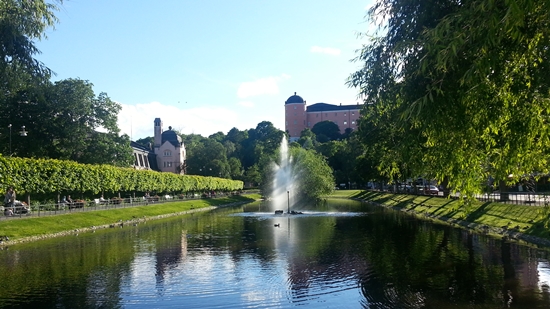 웁살라의 풍경. 웁살라는 스웨덴에서 스톡홀름, 예테보리, 말뫼에 이어 네 번째로 큰 도시이다. 1400년 대에 세워진 웁살라대학교를 중심으로 한 대학 도시이다. 