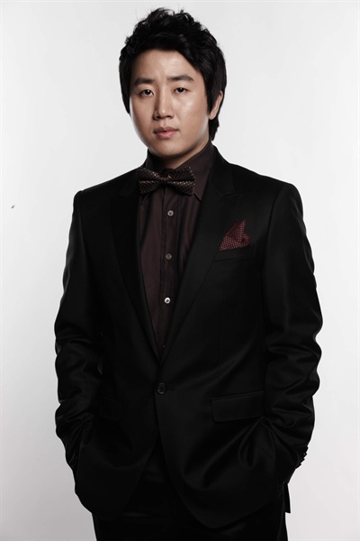  전 프로게이머 홍진호가 tvN <더 지니어스: 게임의 법칙>의 우승자가 됐다.
