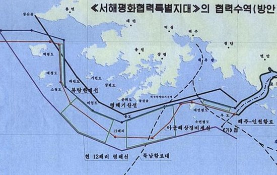 2007년 12월 남북장성급회담에서 북측이 제시한 남북공동어로 및 평화협력지대 설정안. 북측이 1999년 9년부터 주장한 서해군사분계선 보다 훨씬 북상한 '12해리 영해선'과 서해5도 북쪽으로 그어진 북측 해상경비계선이 제시돼 있다. 북측은 '12해리 영해선'과 남측의 NLL 사이에 공동어로구역을 설정할 것을 주장했다. 