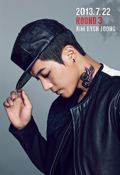  가수 김현중이 2년 만에 세 번째 미니앨범 <라운드 3>(Round 3)으로 국내 컴백했다. 이번 미니앨범의 전체 음원은 22일 공개됐으며, 음반은 29일 정식 발매된다. 