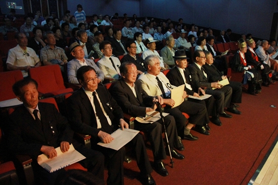 전국유족회와 경남지역 유족회 대표들도 위령제에 참석했다.