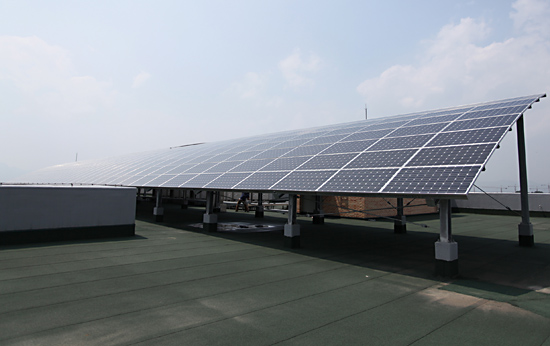 춘천여고 학교 옥상에 설치한 태양광발전시설