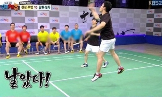  KBS 2TV <우리 동네 예체능>에서 그룹 빅스타의 필독-조달환 조의 배드민턴 경기 모습.  