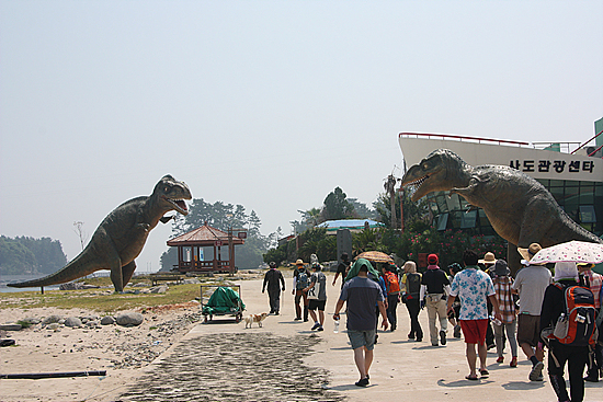 공룡섬으로 유명한 사도의 입구 모습 