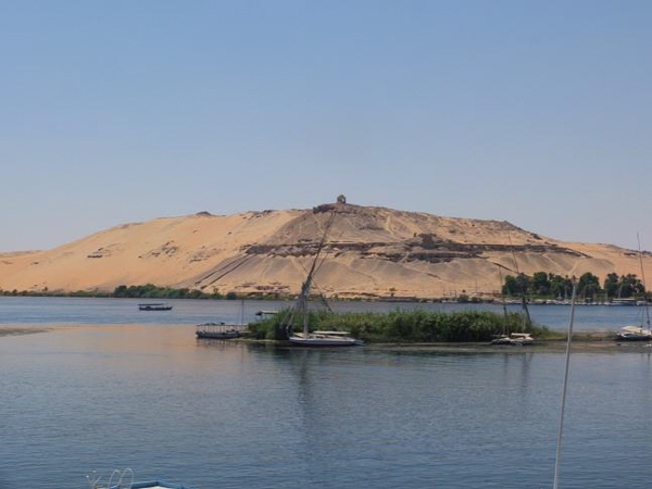 카이로에서 900km 떨어진 아스완까지도 이어진 나일강