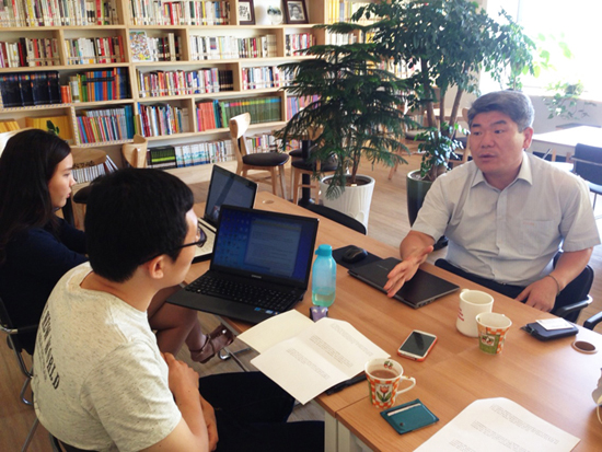 지난 8월 26일, 마포구 신수동의 한 카페에서 김진향 한반도평화경제연구소 소장을 만났다.