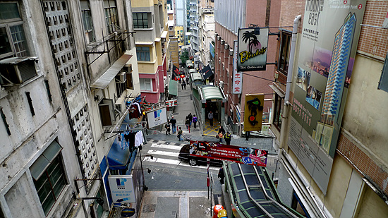 홍콩섬의 명물 '힐사이드 에스컬레이터'.