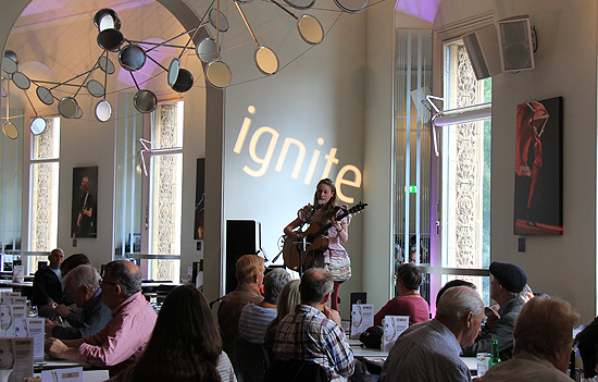 이그니트(ignite) 무료 콘서트. 신인 예술가들을 위해 로얄 알버트 홀 측이 매주 목요일과 금요일 점심시간에 마련한다.