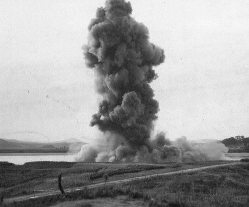 금강교 폭파 장면(1950. 7.)