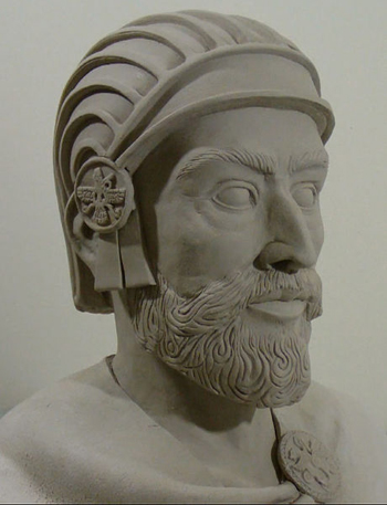 키루스 2세의 조각상. 