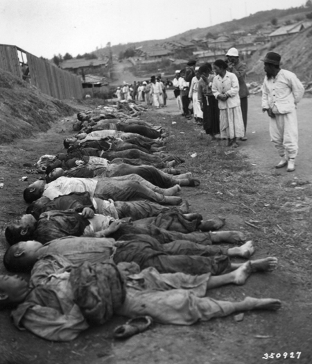 300여 명의 정치범들이 처형되었다(대전, 1950. 10. 4.).