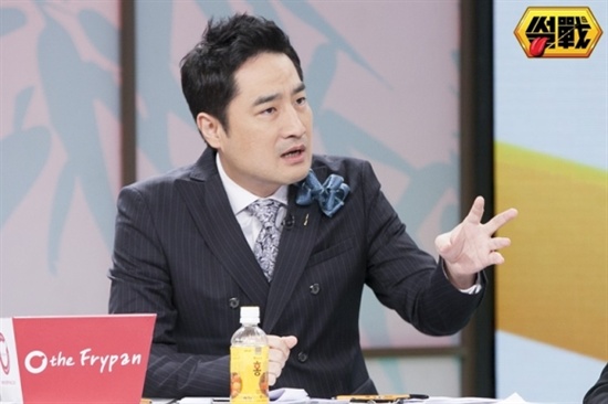  JTBC <썰전>의 강용석 변호사