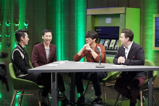 JTBC 프로그램 <마녀사냥>의 4 MC <마녀사냥>의 4 MC가 즐겁게 이야기를 나누고 있다.