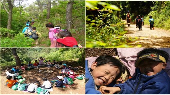 자연으로 돌아가서 자연과 하나가 된 베타니아 어린이들의 미소가 싱그럽다. 그 뒤에는 소셜워커 김종호가 있다. 