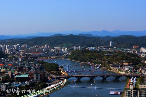  진주 선학산 전망대에서 바라본 진주 시내 전경