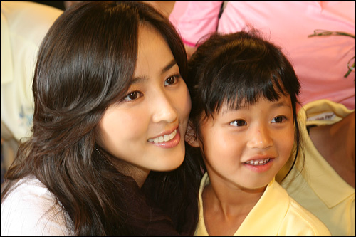 2008년 7월, 제1회 <오마이뉴스> '더불어 입학식'에 일일 선생님으로 참가했던 배우 한혜진씨
