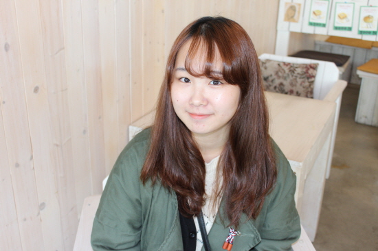 지난 3일, 안성의 한 카페에서 김수정 양을 만났다. 아직 수줍은 고3 소녀같은 그녀의 외모와 달리 자신의 삶을 디자인해가는 능력은 대단했다. 현재 중앙대 실내환경디자인과에 재학 중이다. 