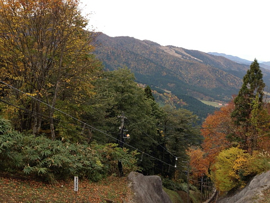 다테야마(해발 3015m) 쿠로베 알펜루트. 일본 도야마현 다테야마(立山)와 나가노현 오마치(大町) 사이의 산을 관광하는 루트로 마치 유럽의 알프스를 연상케 해 ‘알펜루트’라고 부른다. 