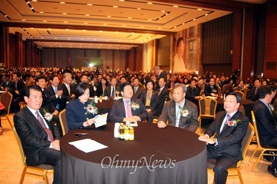 2014년 대전시장 선거 출마를 준비하고 있는 권선택 전 의원이 14일 밤 대전 ICC호텔에서 자신의 책 '권선택의 경청' 출판기념회를 열었다.