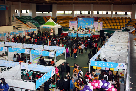 17일(일), 여수 흥국체육관에서 열린 '2013  재여 외국인 및 다문화가족 한마당 행사 모습   