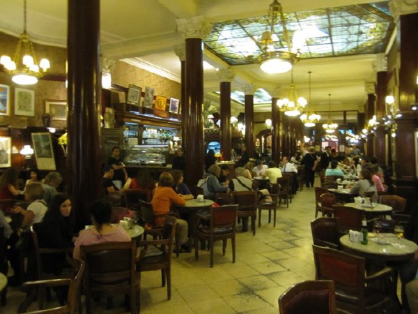 부에노스 아이레스 최초의 카페, 토르티니(Cafe Tortini)