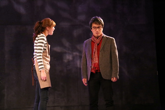 4일 열린 연극 <그와 그녀의 목요일> 프레스콜에서 배우 조재현이 하이라이트 시연을 선보이고 있다. 