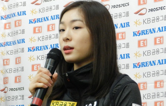  3일 출국 기자회견에서 김연아는 "부담없이 경기를 치르고 오겠다"고 소감을 밝혔다. 