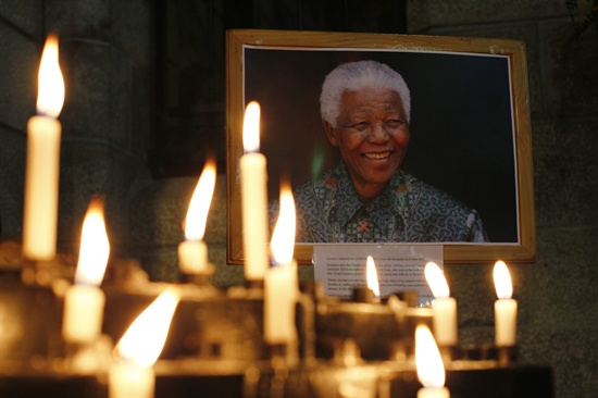 넬슨 만델라 전 남아공 대통령이 95세 일기로 타계했다. 사진은 넬슨 만델라의 95세 생일 당시 모습.