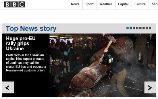 레닌 동상을 쓰러뜨린 우크라이나 반정부 시위를 보도하는 영국 BBC 갈무리.