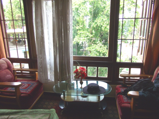 울창한 숲에 둘러싸인 칼림퐁의 피치 호텔. 휴식을 취하기에 좋은 분위기다. 