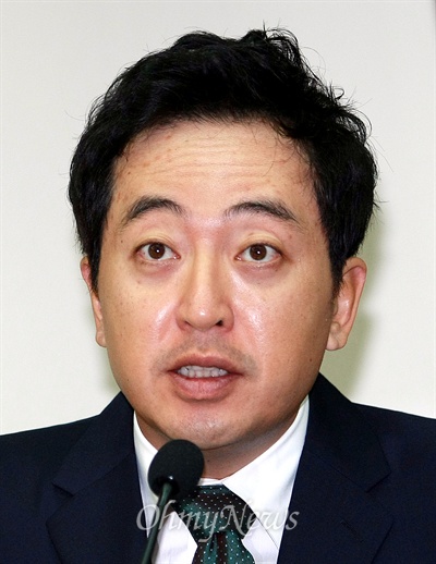 사의를 밝힌 금태섭 새정치민주연합 대변인(자료사진)