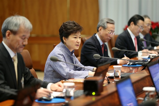 지난 12월 16일 청와대 수석비서관회의에 참석한 박근혜 대통령