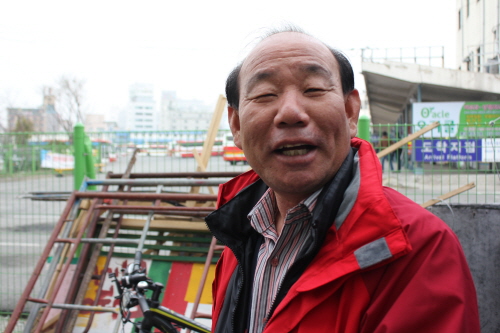 3100원의 수입금을 실수로 회사에 입금하지 못한 것을 두고 지난 2월 5일 해고 당한 전북고속 버스기사 김용진 씨. 