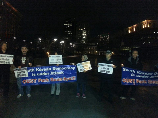 12월 22일 미국 필라델피아 독립광장 ' 부정당선 1년, 박근혜 사퇴촉구 전 해외동포 동시 촛불시위'