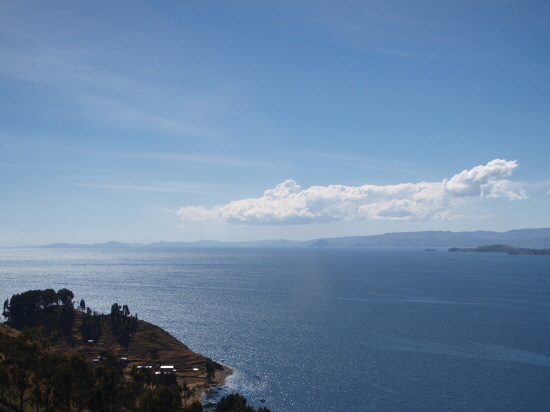 타킬레 섬에서 보는 티티카카. (2011년 6월 사진)