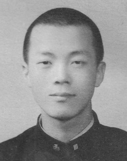49년 전, 고교 졸업앨범 속의 까까머리 내 모습(1965년).
