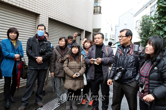 무코지마 마을을 군포의제 21 일본 현장방문 참가자들이 돌아보고 있다.