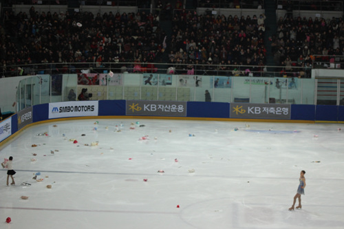  김연아의 마지막 무대는 3300여명의 팬들이 모여 함께했다. 사진은 지난해 종합선수권 때 모습 