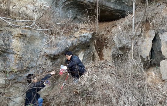 구석기 시대의 것으로 추정되는 동물 뼈가 있는 동굴이 추가발견돼 관심을 끌고 있다. 최근 한국선사문화연구원 관계자들이 해당 동굴에 대한 기초조사를 벌이고 있다. 
 