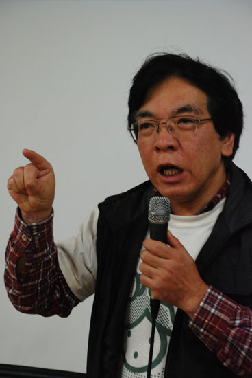시미무라 모리히코씨는 일본의 경우 후쿠시마 원전사고로 54개 원전이 모두 가동이 중지됐지만 생활하는데 전혀 문제가 없다고  했다. 
