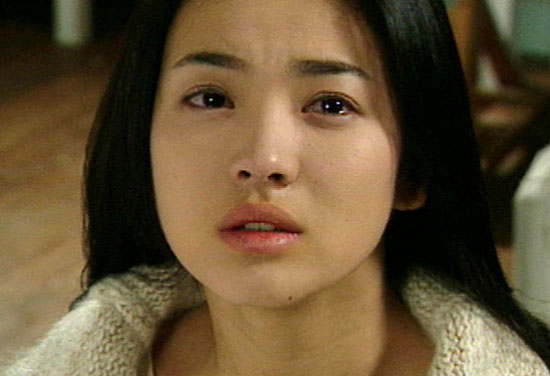  KBS 2TV 드라마 <가을동화>(2000)의 송혜교.
