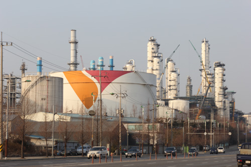 파라자일렌 공장을 짓고 있는 SK인천석유화학의 모습.