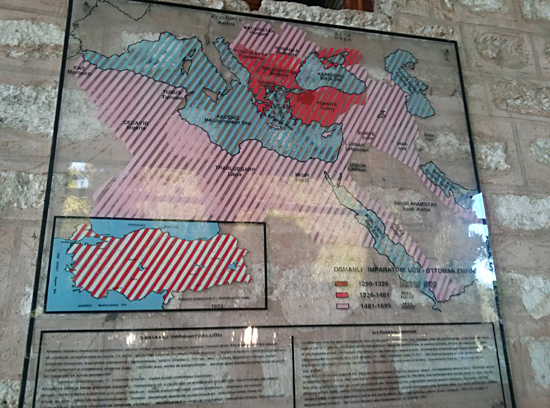 오스만 제국 최대 영토를 지도에 표시해 두었다.