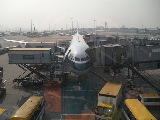 카투만두에 가는 비행기를 기다리며 본 홍콩국제공항 풍경