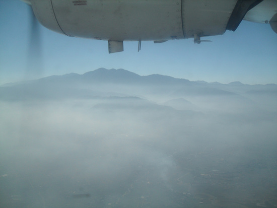 카트만두에서 루크라까지 가는 타라항공(Tara Air)에서 본 네팔 남쪽의 모습