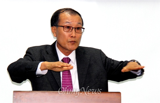 김재철 전 문화방송 사장이 28일 오전 사천시청 브리핑룸에서 기자회견을 열어 6월 4일 실시하는 사천시장 선거에 출마하겠다고 밝혔다.