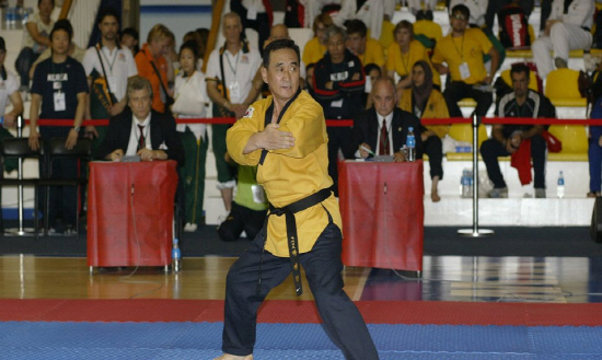 제6회 세계태권도품새선수권대회(2011년)에서 아쉽게 은메달을 획득했다.