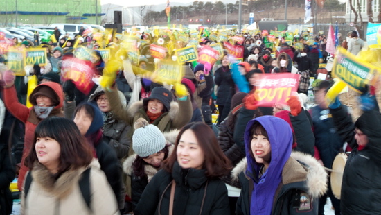 28일 집회에 참석한 유치원 교사들은 '유아교육 파행'의 책임을 물어 서남수 교육부장관의 퇴진을 요구했다. 