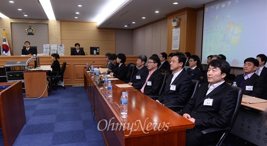 3일 오전 경기 수원시 영통구 원천동 수원지방법원에서 열린 통합진보당 이석기 의원 등의 '내란음모' 사건 결심공판 모습이 역사적인 재판인 것을 고려해 시작전 10분가량 언론에 공개되었다.